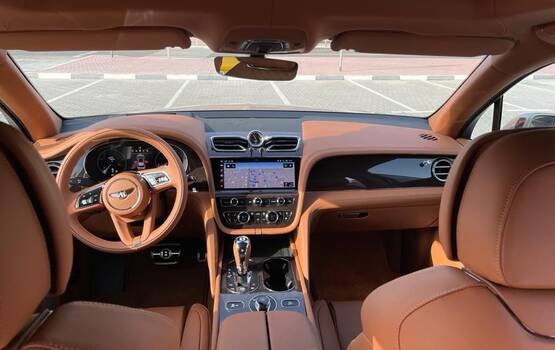 Аренда Bentley Bentayga 2021 в Дубае - CarHire24